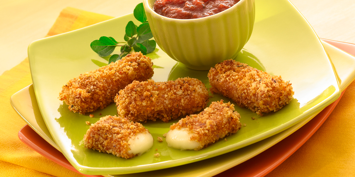 Golden Cheese Sticks with Marinara Sauce