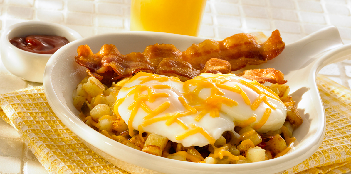 Cheddar Hash Browns with Poached Eggs & Red Sauce