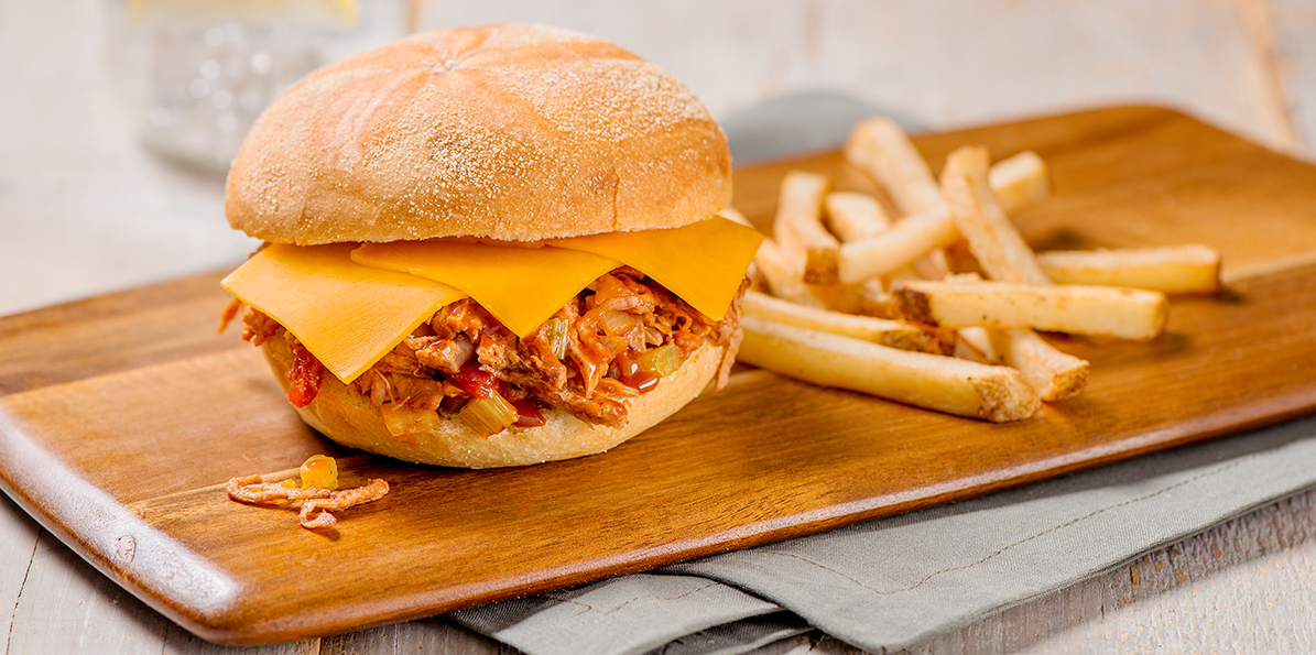 Pulled Pork Smokehouse Cheddar™ Sandwiches